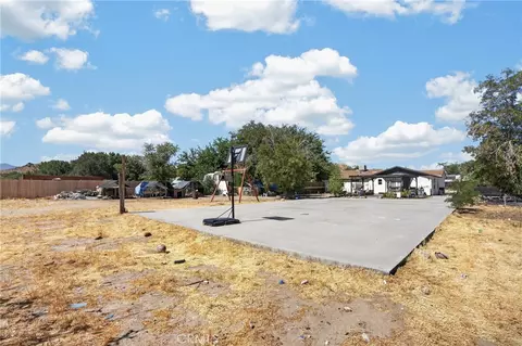 Exterior - 40196 177th St E, Palmdale, CA 93591 photo 11 of 11