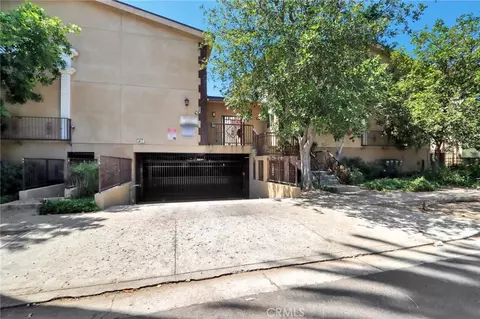 14618 Gilmore St #16, Van Nuys, CA 91411