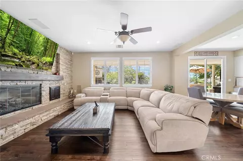 Living - 5446 Sunlight, Simi Valley, CA 93063 photo 1 of 8