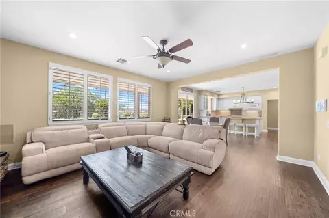 Living - 5446 Sunlight, Simi Valley, CA 93063 photo 4 of 8