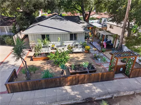 21209 Dumetz Rd, Woodland Hills, CA 91364
