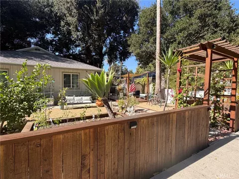 21209 Dumetz Rd, Woodland Hills, CA 91364
