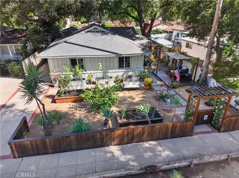 21209 Dumetz Rd, Woodland Hills, CA 91364