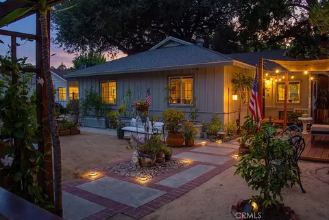21209 Dumetz Rd, Woodland Hills, CA 91364