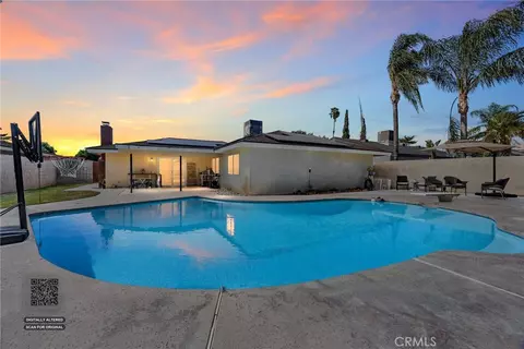 6621 Vancouver Dr, Bakersfield, CA 93309