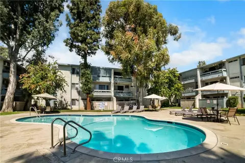 21801 Roscoe Blvd #206, Canoga Park, CA 91304
