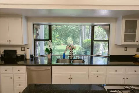Kitchen - 3060 Sioux Ct, Simi Valley, CA 93063 photo 4 of 5