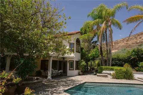 Exterior - 3060 Sioux Ct, Simi Valley, CA 93063 photo 2 of 18
