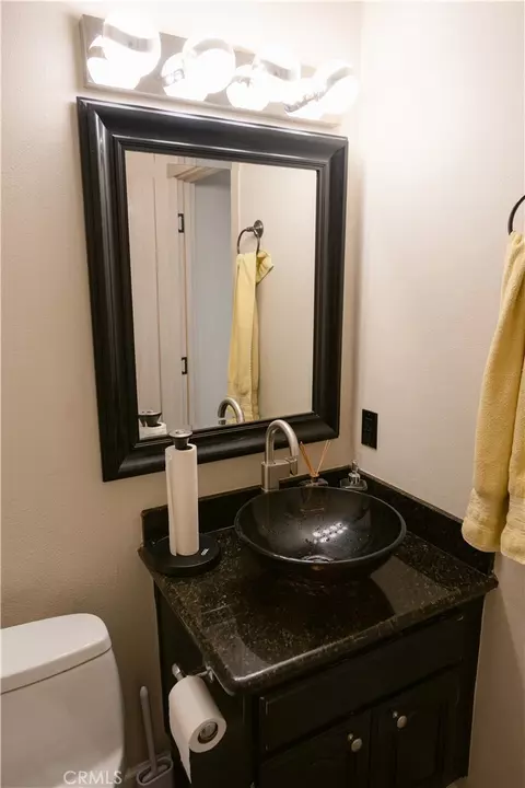 Bath - 3060 Sioux Ct, Simi Valley, CA 93063 photo 4 of 5