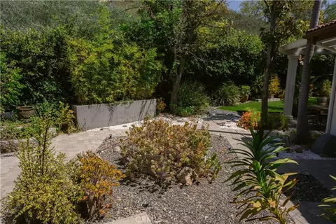 Exterior - 3060 Sioux Ct, Simi Valley, CA 93063 photo 9 of 18