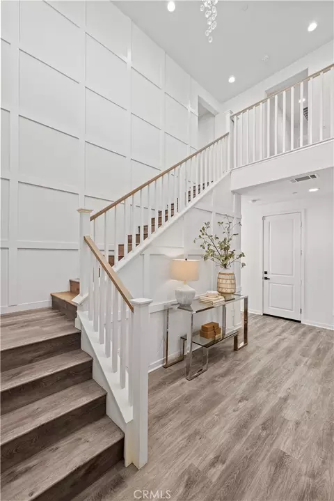 Entry Way - 28588 Foothill, Saugus, CA 91350 photo 1 of 3