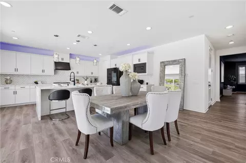 Dining - 28588 Foothill, Saugus, CA 91350 photo 2 of 2