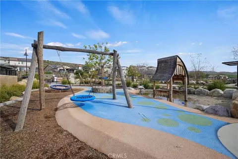 Exterior - 28588 Foothill, Saugus, CA 91350 photo 8 of 10