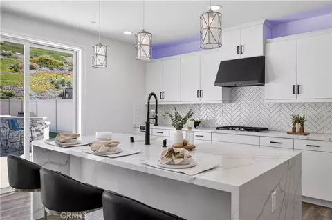 Kitchen - 28588 Foothill, Saugus, CA 91350 photo 1 of 3