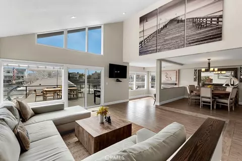 Living - 2320 Jamestown Ln, Oxnard, CA 93035 photo 1 of 2