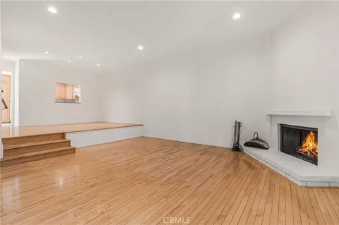 21901 Burbank Blvd #218, Woodland Hills, CA 91367