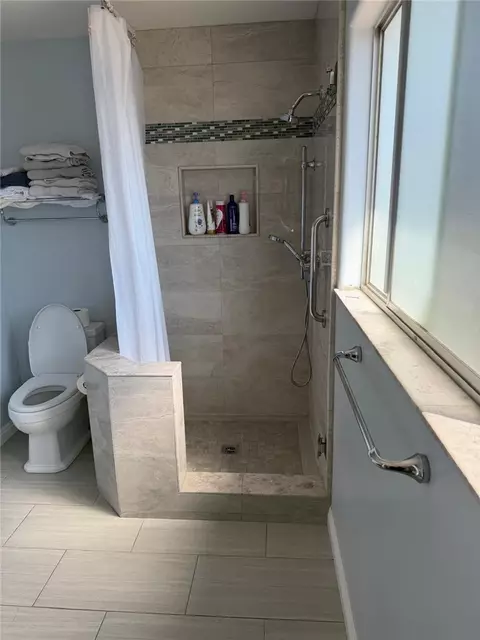 Bath - 630 Janetwood, Oxnard, CA 93030 photo 7 of 7