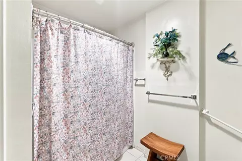 Bath - 630 Janetwood, Oxnard, CA 93030 photo 3 of 3