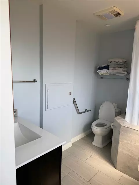 Bath - 630 Janetwood, Oxnard, CA 93030 photo 5 of 7