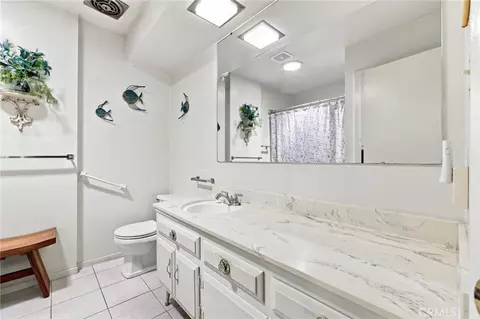 Bath - 630 Janetwood, Oxnard, CA 93030 photo 2 of 3