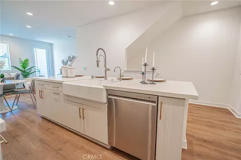 Kitchen - 138 S Gardenia Ave, Compton, CA 90220 photo 3 of 5