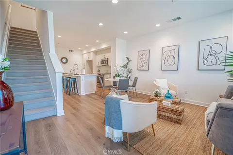 Entry Way - 138 S Gardenia Ave, Compton, CA 90220 photo 3 of 4
