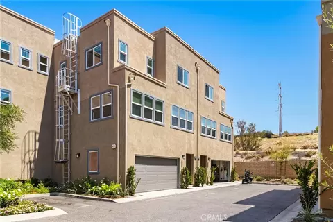 12800 N Watt Ln #D, Sylmar, CA 91342