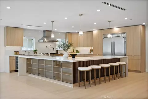 16158 Magnolia Blvd, Encino, CA 91436