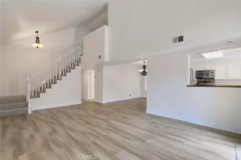 Living - 1820 Suntree Ln, Simi Valley, CA 93063 photo 3 of 5