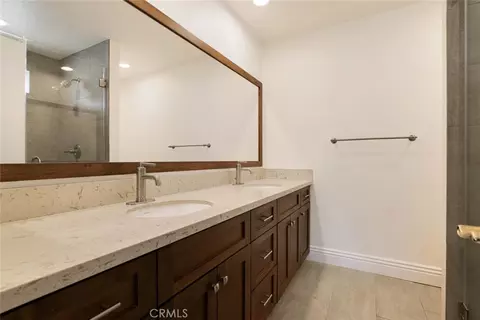 Bath - 1820 Suntree Ln, Simi Valley, CA 93063 photo 3 of 4