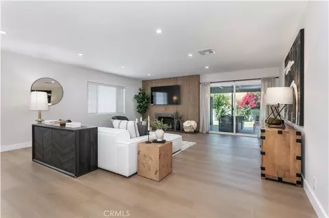 6853 Willis Ave, Van Nuys, CA 91405
