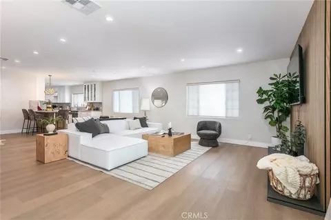 Living - 6853 Willis Ave, Van Nuys, CA 91405 photo 2 of 3