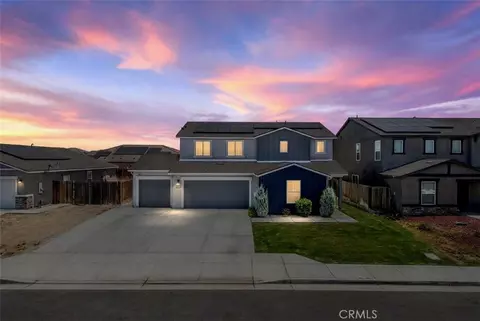 6604 Voyageurs Dr, Bakersfield, CA 93311
