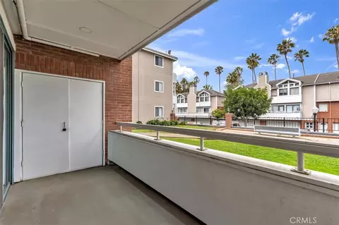 Exterior - 865 S B St #G1, Oxnard, CA 93030 photo 2 of 7