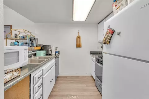 Kitchen - 865 S B St #G1, Oxnard, CA 93030 photo 1 of 4