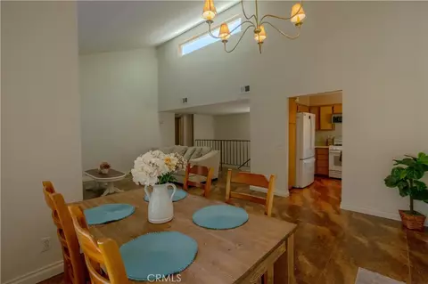 Dining - 31371 The Old Rd #E, Castaic, CA 91384 photo 2 of 2