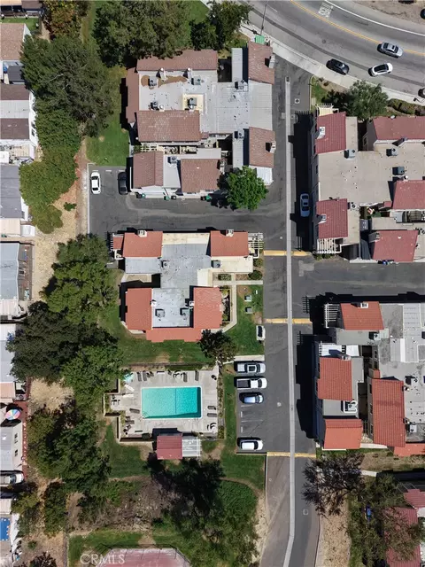 View/Area - 31371 The Old Rd #E, Castaic, CA 91384 photo 1 of 4