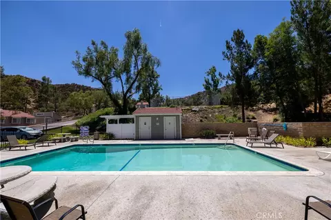 Exterior - 31371 The Old Rd #E, Castaic, CA 91384 photo 3 of 3