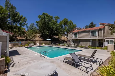 Exterior - 31371 The Old Rd #E, Castaic, CA 91384 photo 2 of 3