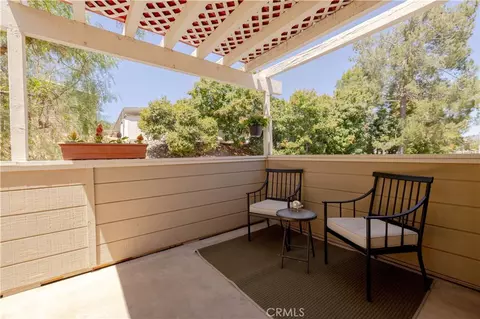 Exterior - 31371 The Old Rd #E, Castaic, CA 91384 photo 1 of 3
