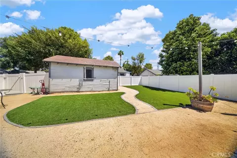 Exterior - 4193 5th St, Riverside, CA 92501 photo 5 of 10