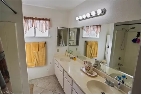 Bath - 44943 16th E, Lancaster, CA 93535 photo 2 of 3