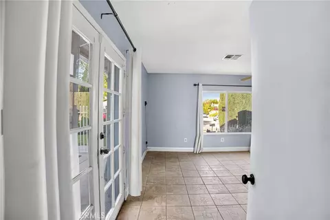 Entry Way - 2630 Space Ct, Lancaster, CA 93536 photo 2 of 4