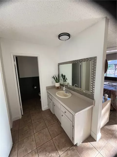 Bath - 2630 Space Ct, Lancaster, CA 93536 photo 4 of 6