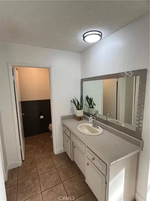Bath - 2630 Space Ct, Lancaster, CA 93536 photo 2 of 6