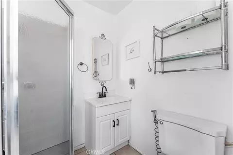 Bath - 44449 Loneoak, Lancaster, CA 93534 photo 2 of 2