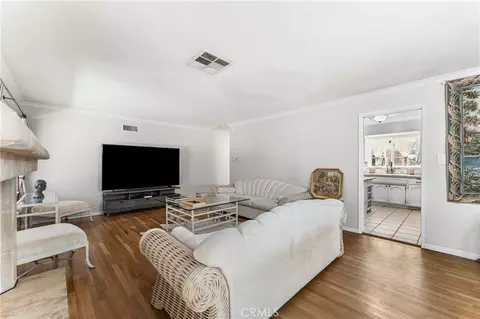 Living - 44449 Loneoak, Lancaster, CA 93534 photo 1 of 3