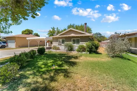 Exterior - 44449 Loneoak, Lancaster, CA 93534 photo 2 of 9