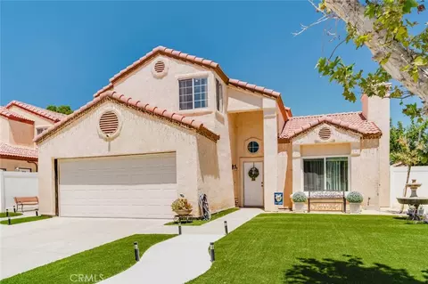 Exterior - 1745 E Norberry St, Lancaster, CA 93535 photo 1 of 8