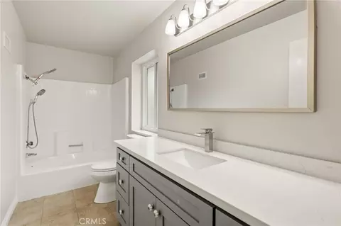Bath - 3366 Darby #436, Simi Valley, CA 93063 photo 1 of 2